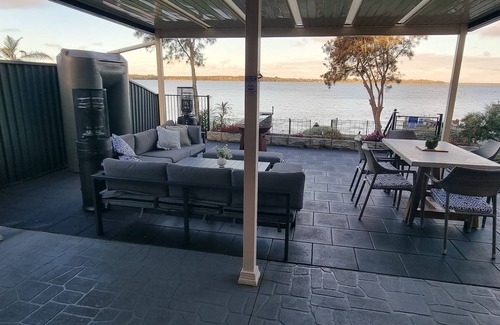 Central Coast House | Absolute Waterfront with 5 bedrooms
