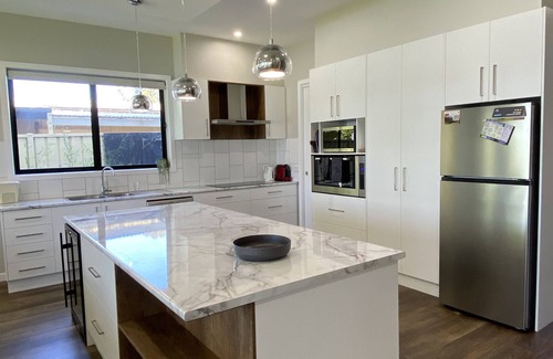 Bundalong House | Absolute Waterfront BundalongnModern stylish home right on the water