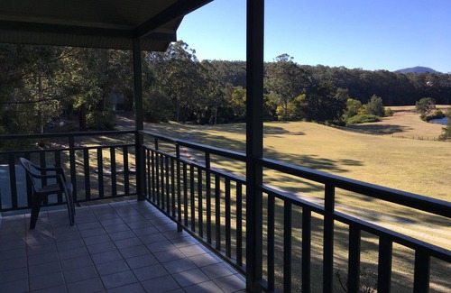Longreach Villa | Absolute Waterfront - Grevillea At Shoalhaven Lodge