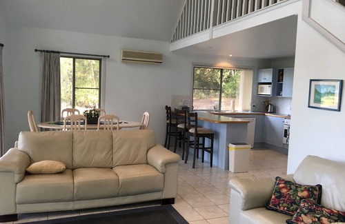 Longreach Villa | Absolute Waterfront - Grevillea, Banksia and Waratah Villas at Shoalhaven Lodge