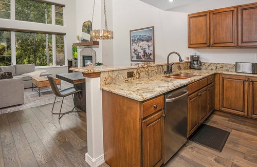 Edwards Condo | Absolutely Darling Condo w/Very Short Walk to Arrowhead Lift, Pool, Hot Tub!