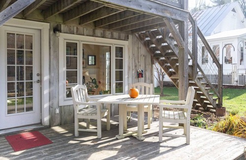 Montpelier Cottage | Absolutely Gorgeous Vermont Garden Cottage