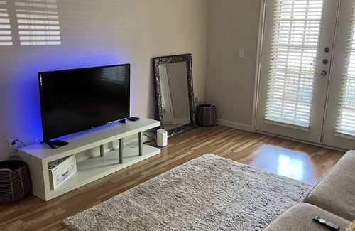 Barker Apartment | Absolutely Stunning 1-Bedroom , 1- Bath 🛁