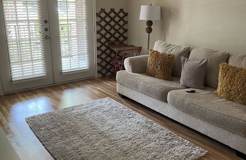 Barker Apartment | Absolutely Stunning 1-Bedroom , 1- Bath 🛁