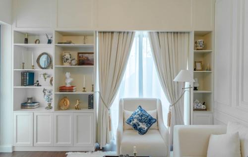 Abu Dhabi Villa | Abu Dhabi 4BR Villa - Victorian-Inspired Stay