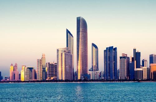Madinat Zayed Boat Rental | Abu Dhabi City Tour