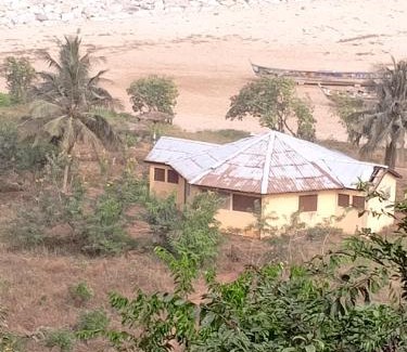 Akyinim Resort | Abuesi Beach Resort