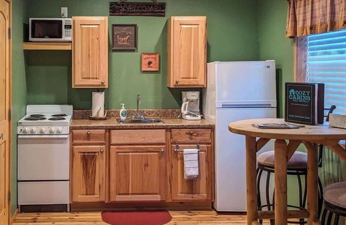 Ruidoso Cabin | AC-#1 Deer Cabin- Cute Micro Log Cabin at Center of Midtown Ruidoso
