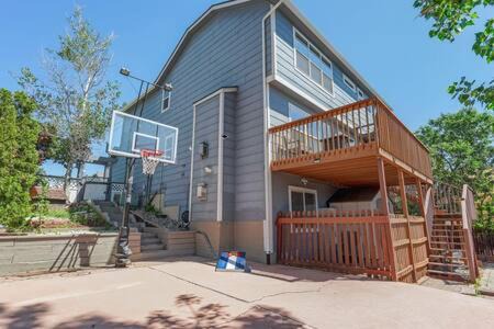 Cheyenne Meadows House | AC 2960sqft MountainViews FirePit Basketball WD