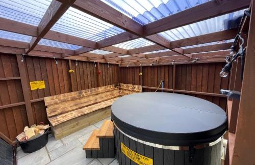 Fraserburgh Cabin | AC/DC Glamping