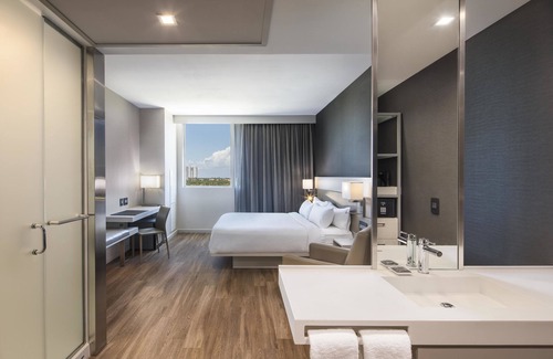 Aventura Hotel | AC Hotel by Marriott Miami Aventura