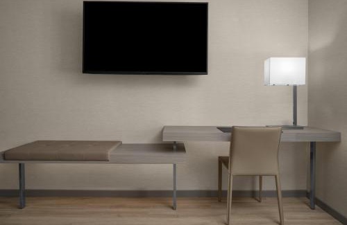 Ludlam Hotel | AC Hotel by Marriott Miami Dadeland