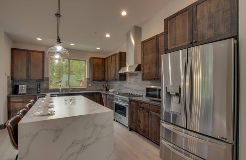 Angora Highlands House | AC, Large Upright Arcade, Dreamy Kitchen, Designer Furnished, Grill, Fast Wifi, Spa – The Glenmore