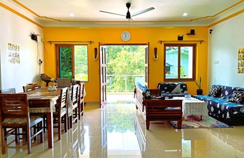 Aldona Bed & Breakfast | AC Room Overlooking Garden in a Villa