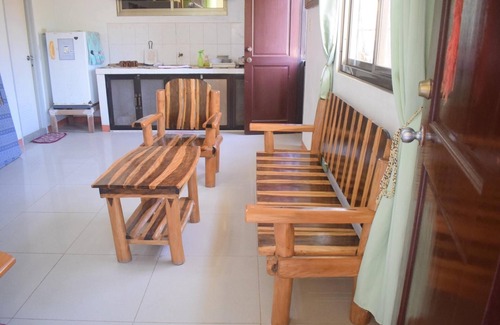 Puerto Galera House | AC Rooms 2 mins to Whitebeach
