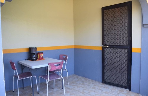 Puerto Galera House | AC Rooms 2 mins to Whitebeach