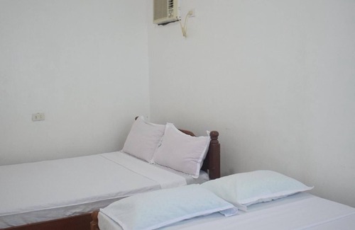 Puerto Galera House | AC Rooms 2 mins to Whitebeach
