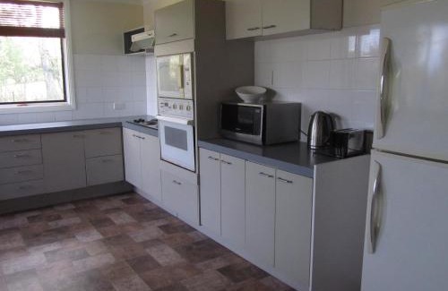 Tumbarumba House | Acacia Cottage