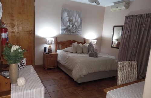 Kathu House | Acacia Guesthouse
