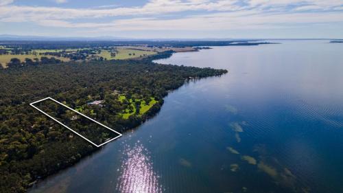 Forge Creek House | Acacia Lakehouse