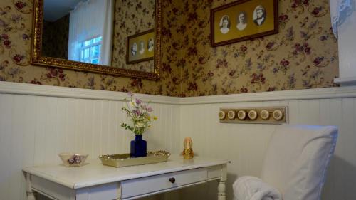Sullivan Bed & Breakfast | Acadia Bay Inn