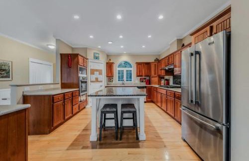 Lamoine Beach House | Acadia Lobster Fisherman's Retreat