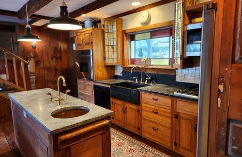 Lamoine Beach House | Acadia Lobsterman's Farmhouse & Cottage