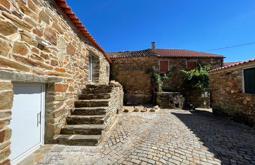 Cafede Cottage | Acalma - Sesmo Casa em Xisto, Numa Tranquila Aldeia