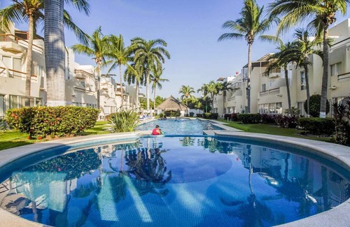 Granjas del Marques Apartment | Acapulco Caracol Diamante | Steps to the Beach