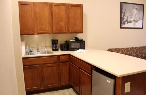 Iron Mountain House | Accessible Cedar Haus Suite | Mountain Serenity