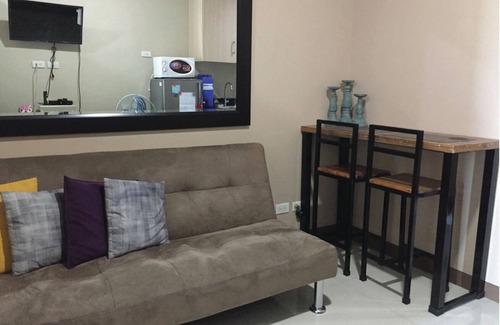Malamig Condo | Accessible Clean Cozy Condo to Stay