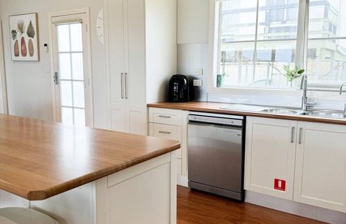 Kilcunda House | Accessible Coastal Sanctuary – Pet Friendly, 50m Beach Pets Welcome
