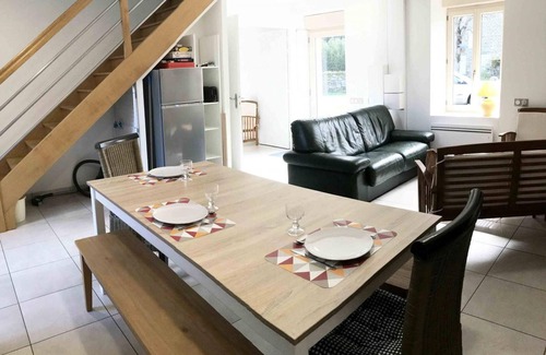 Saint-Fraimbault Cottage | Accessible Country House with Modern Amenities, Near Village & Lake, Pet-friendly, Free EV Charging