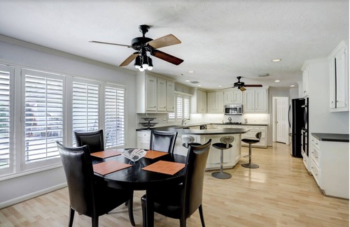 Southgate House | Accessible Home Walking Distance to the Medical Center and Rice University