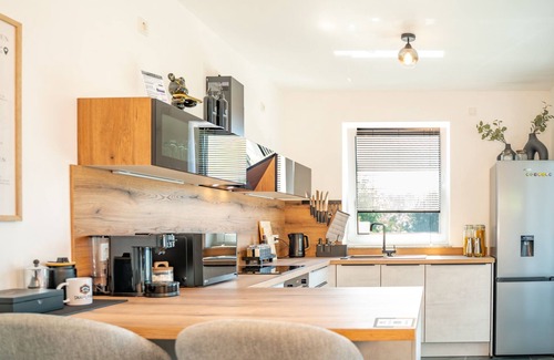 Hachenburg Apartment | Accessible Luxury Oasis - SnapLiving Apartments - LUXURY & Comfort