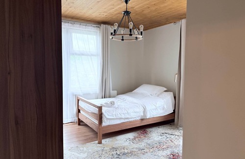 Ulaanbaatar House | Accessible Single Room