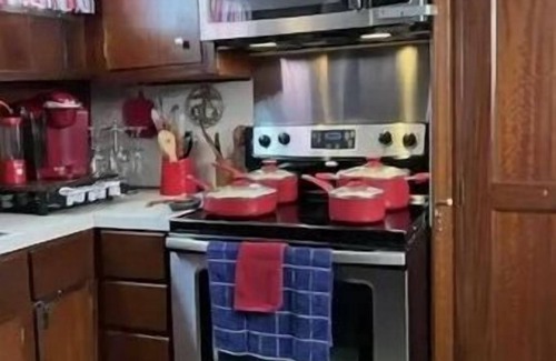 Key West Boat Rental | Accommodates 8 Guests 50% Discount! 3 bedroom boat with AC in amazing Key West