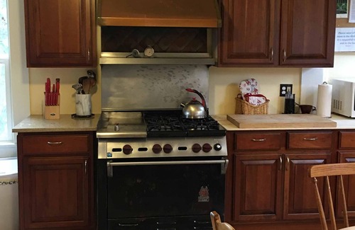 Mendocino House | Accommodates up to 22 people with 8 bedrooms and 4 bathrooms with 2 showers.