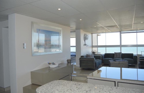 North Beach Apartment | Accommodation Front - Classy 4 Sleeper with Ocean Views