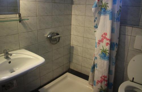Kwabenyan Apartment | Accra Royal Castle Apartments & Suites
