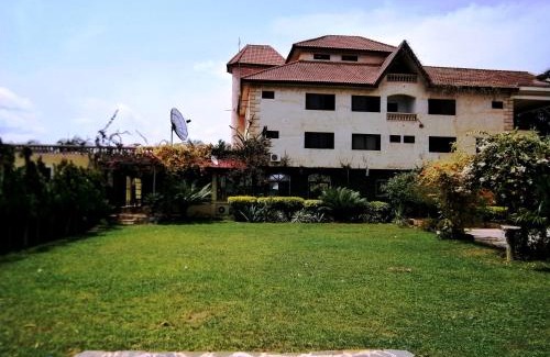 Kwabenyan Apartment | Accra Royal Castle Apartments & Suites