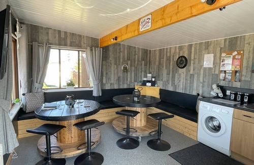 Fraserburgh House | Acdc Glamping, Campervan , Caravan and Tent Resort