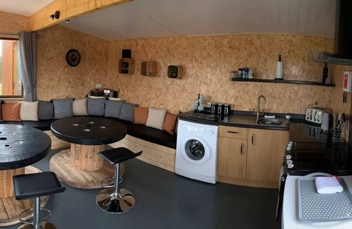 Fraserburgh House | Acdc Glamping, Campervan , Caravan and Tent Resort