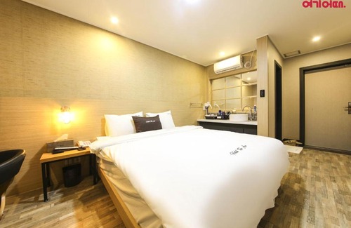 Chungmu Hotel | Ace Hotel