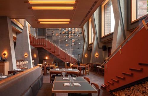 Fashion District Hotel | Ace Hotel Toronto
