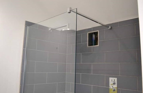 Runham Apartment | ACE OF DIAMONDS - Double with Ensuite