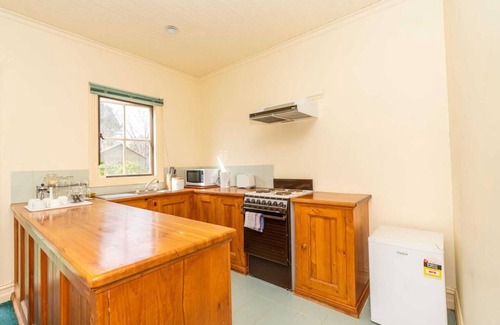 Acheron Apartment | Acheron Valley Country Retreat Family Bungalow Lake