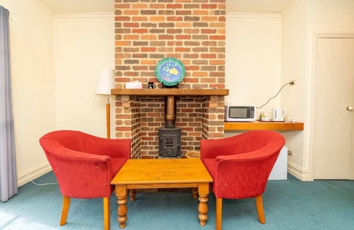 Acheron Cabin | Acheron Valley Country Retreat Lakefront Rooms (LR)