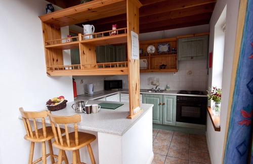 Achill Sound Cottage | Achill Cottages no.1 - sleeps 6 guests in 3 bedrooms