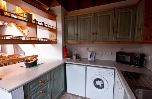 Achill Sound Cottage | Achill Cottages no.1 - sleeps 6 guests in 3 bedrooms